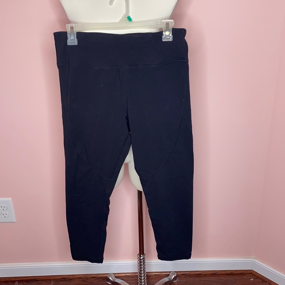 Calvin Klein Black Capris Leggings
